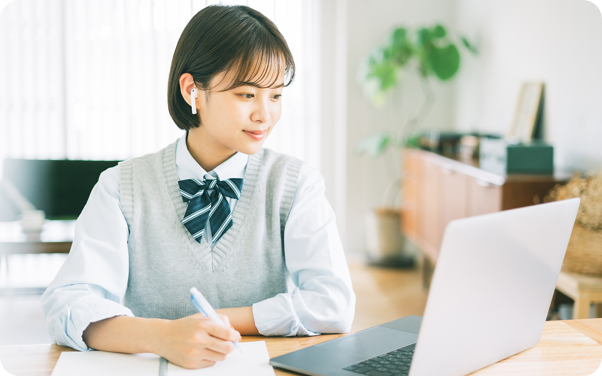 受験勉強をしている高校生